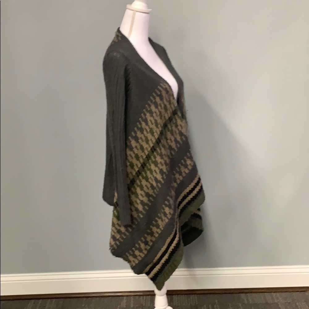 Sweater - Picture 3 of 5